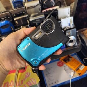 Canon PowerShot D20 Adventure Camera - Black and Blue